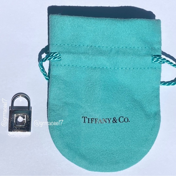 AUTH Rare vintage Tiffany & Co. Letter “C” padlock charm/pendant🔓 - Picture 14 of 16